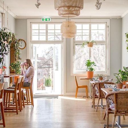 Wij Traedgardar Hotel Ockelbo Bagian luar foto