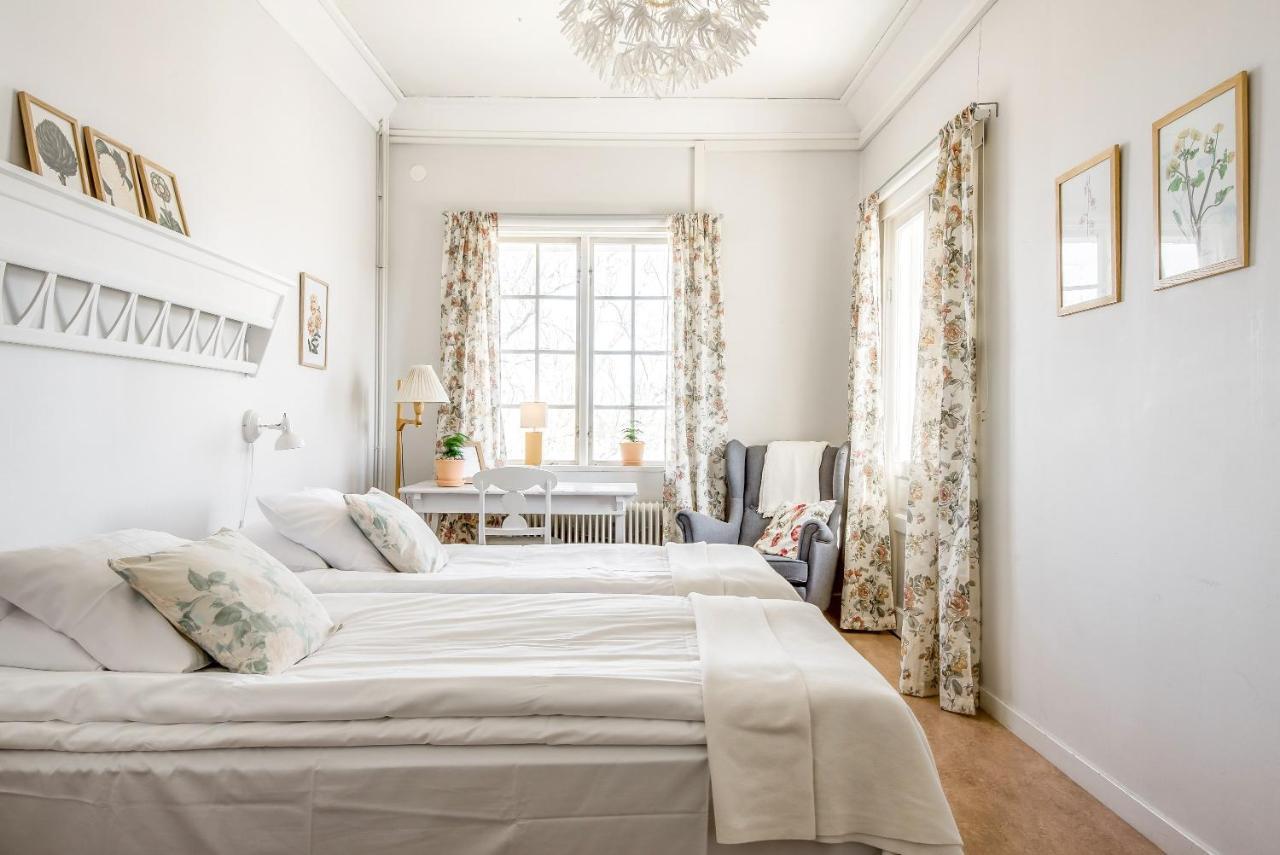 Wij Traedgardar Hotel Ockelbo Bagian luar foto