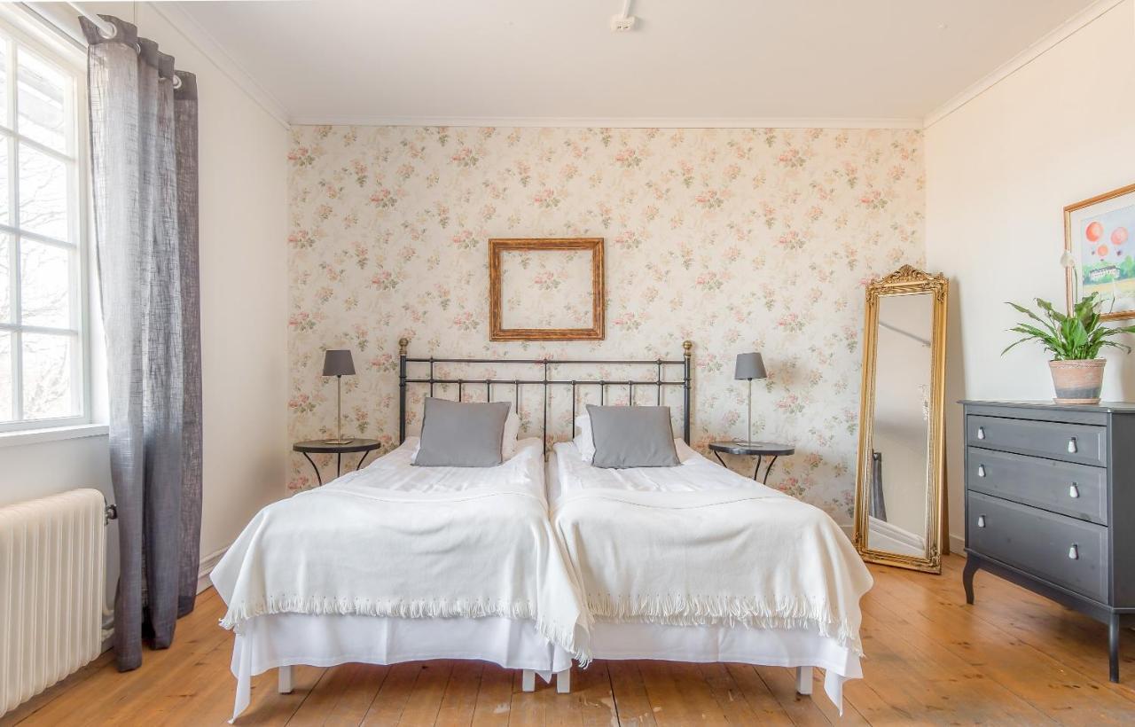 Wij Traedgardar Hotel Ockelbo Bagian luar foto