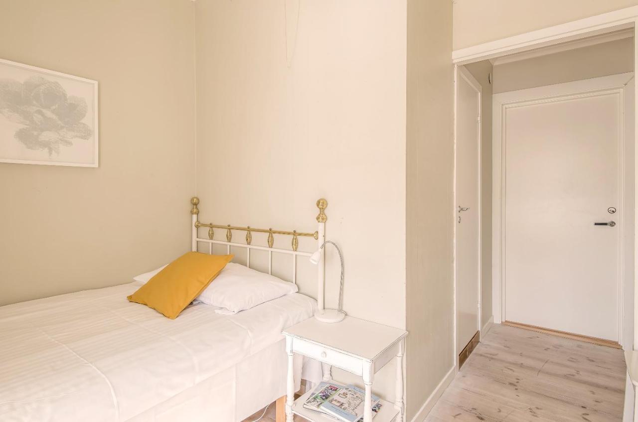 Wij Traedgardar Hotel Ockelbo Bagian luar foto