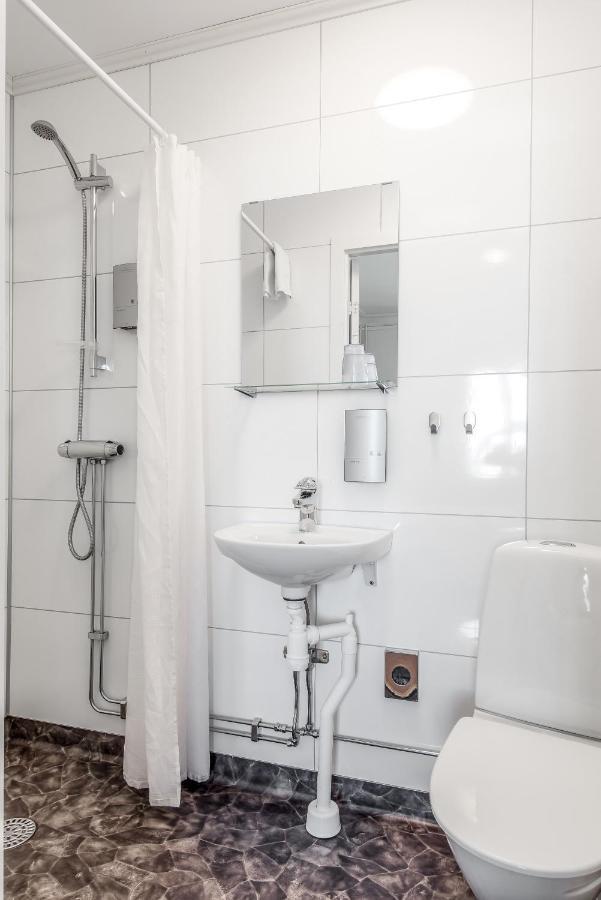 Wij Traedgardar Hotel Ockelbo Bagian luar foto
