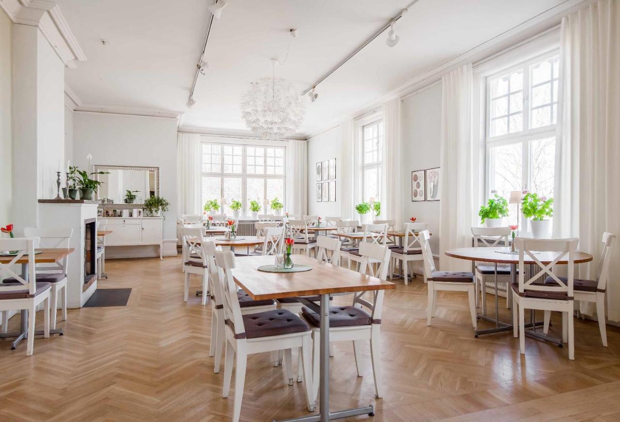 Wij Traedgardar Hotel Ockelbo Bagian luar foto