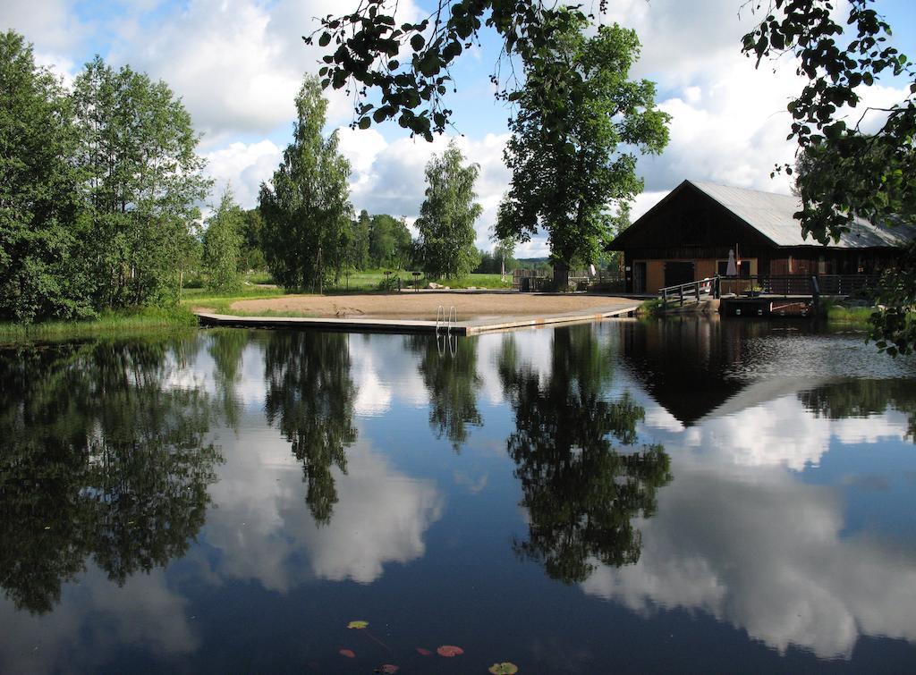 Wij Traedgardar Hotel Ockelbo Bagian luar foto