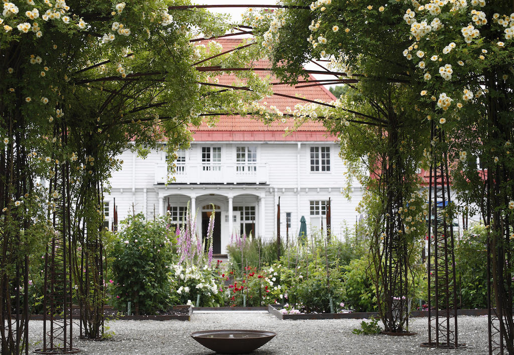 Wij Traedgardar Hotel Ockelbo Bagian luar foto